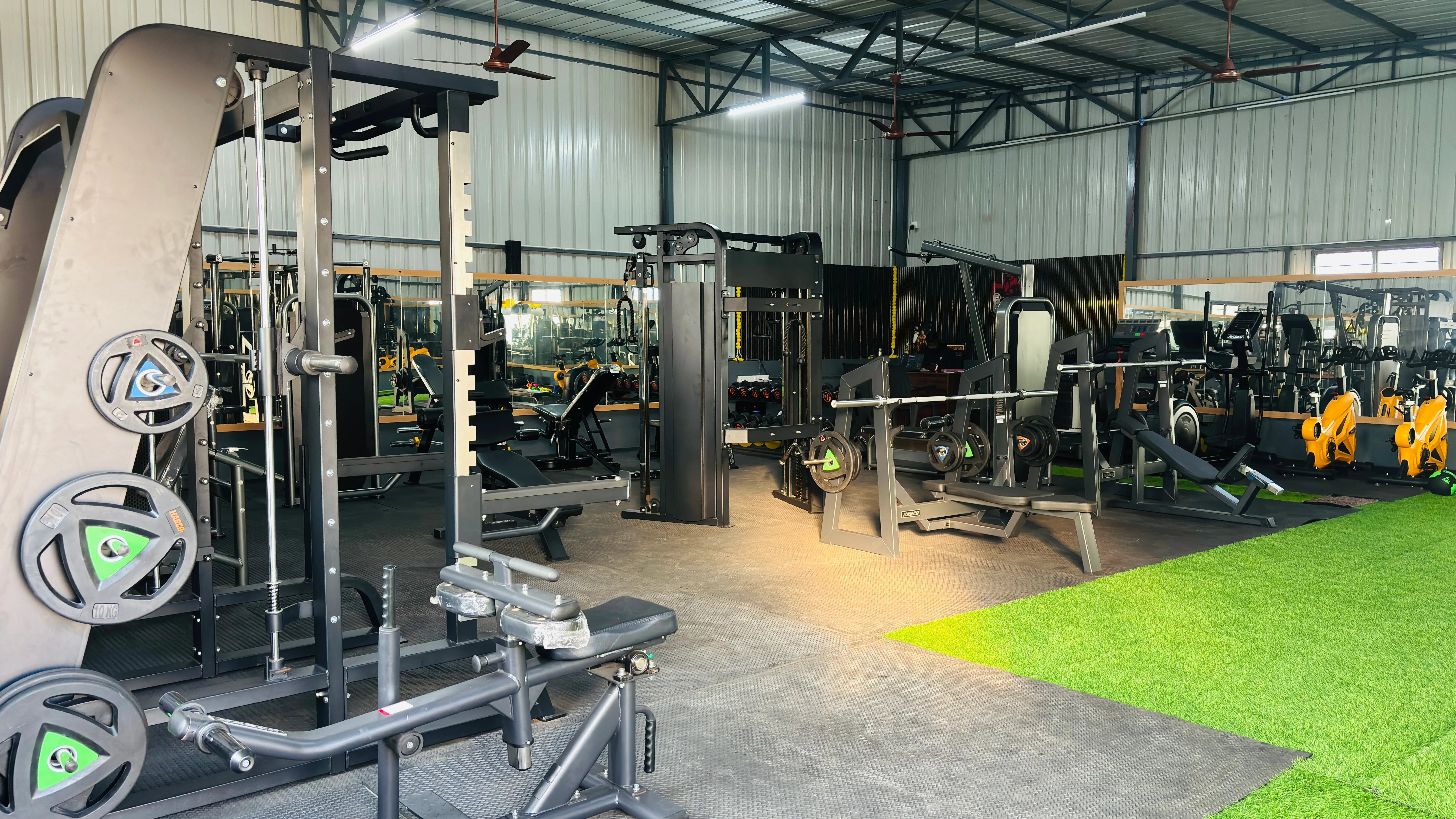 Weight training area Eachanari gym